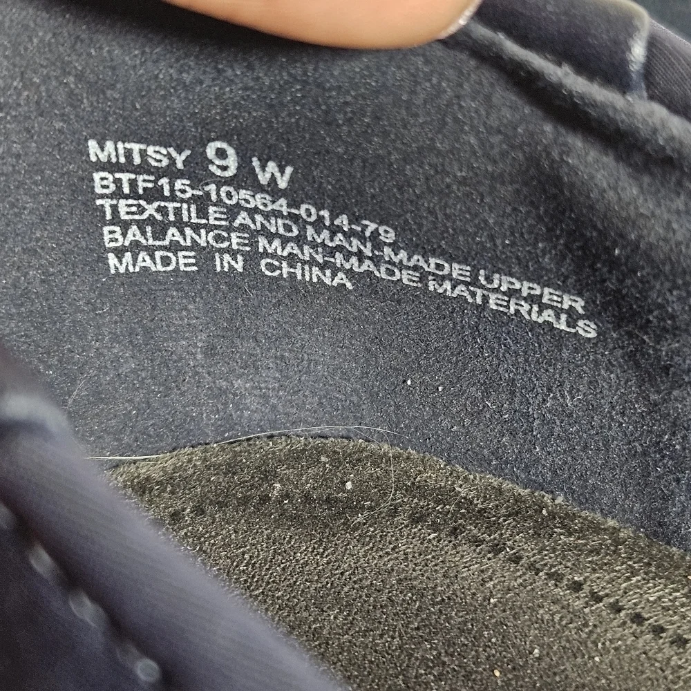 BareTraps Mitsy Closed Toe Slip-on Wedges Sz 9W